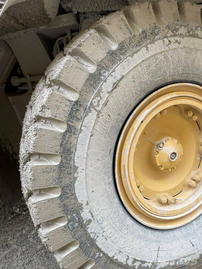 CAT 775G 剛性傾卸卡車