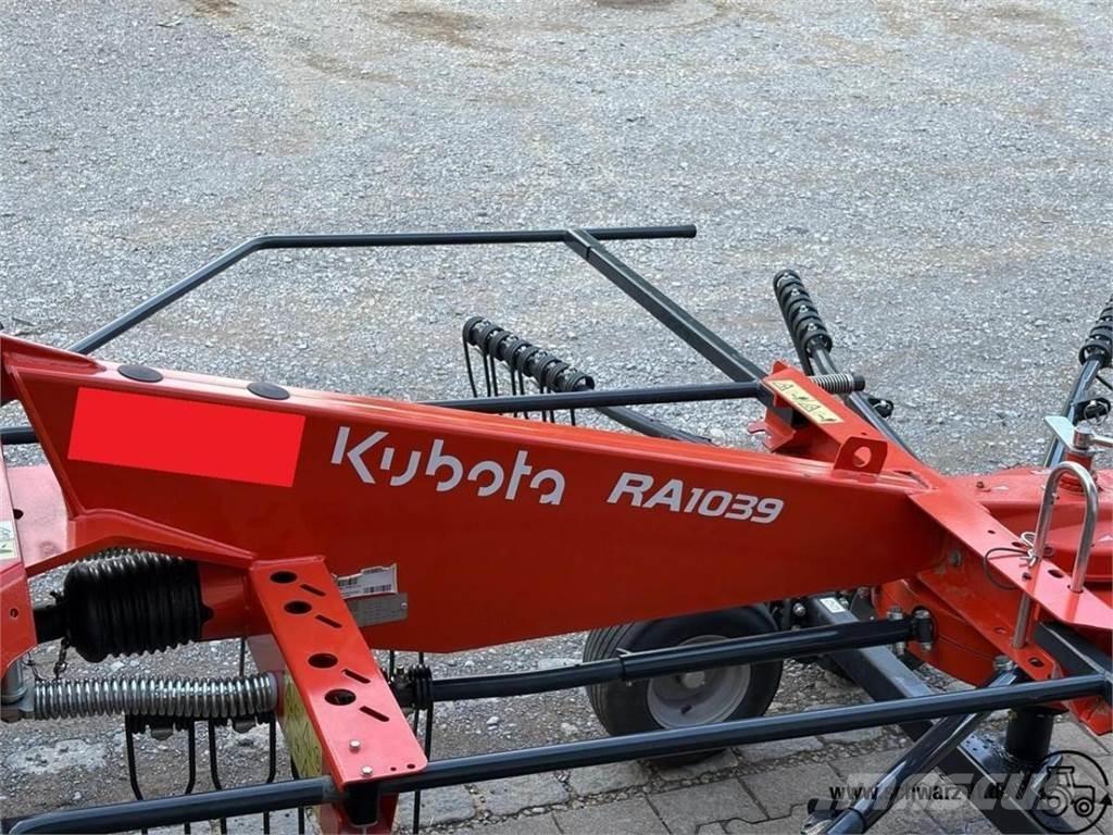 Kubota RA 1039 堆草機