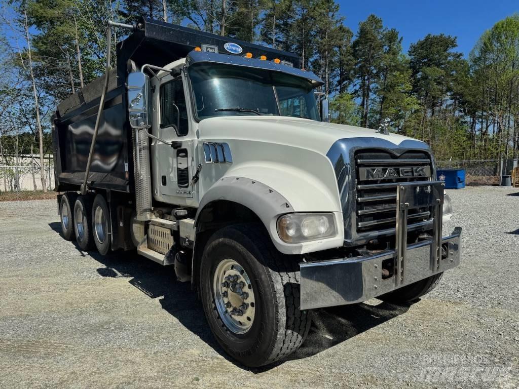 Mack GU713 傾卸式卡車