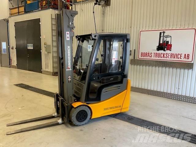 Jungheinrich EFG 215 電動堆高機