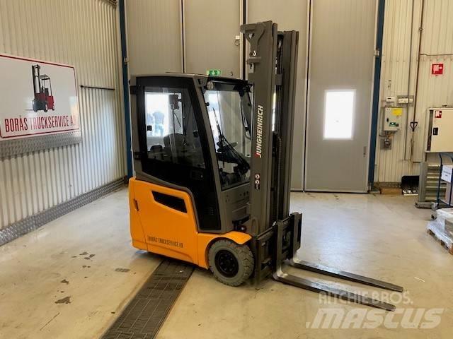 Jungheinrich EFG 215 電動堆高機