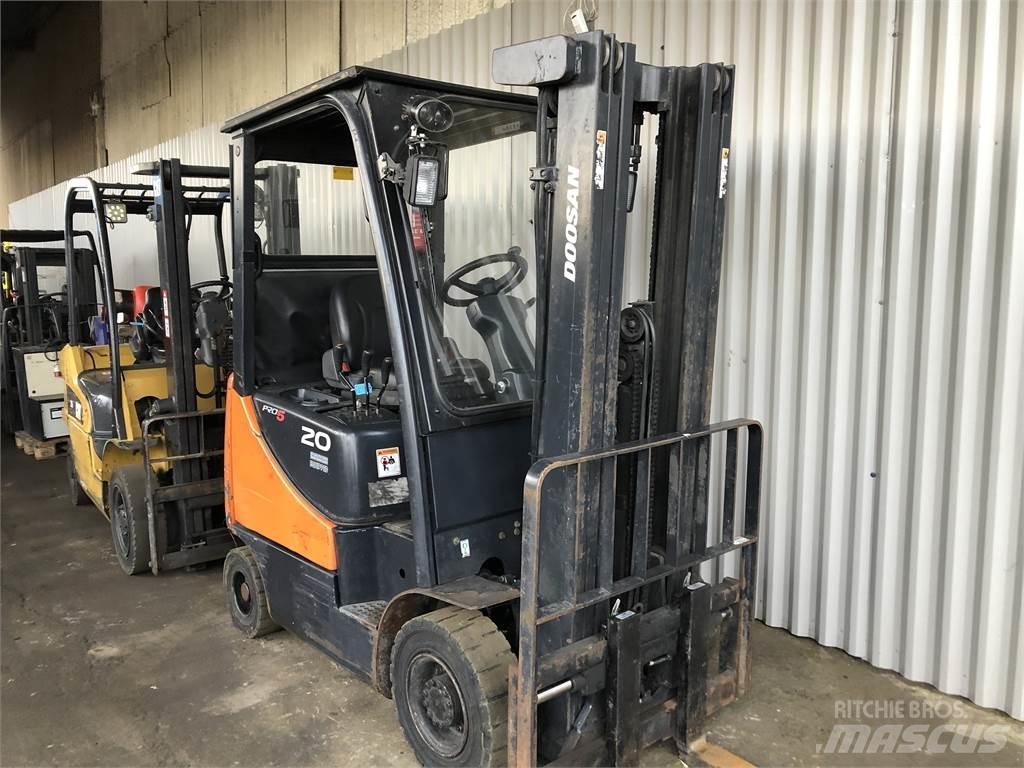 Doosan G20 SC-5 液化石油氣LPG卡車