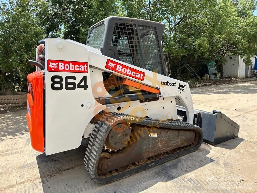 Bobcat 864 滑移轉向裝載機