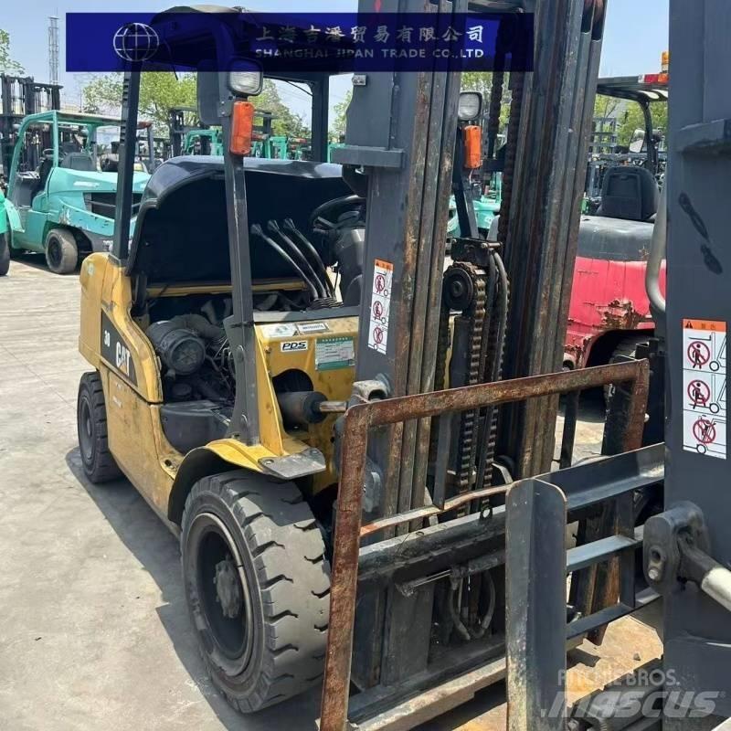 CAT 30 柴油卡車