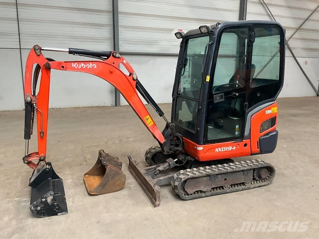 Kubota KX 019-4 小型挖土機/掘鑿機<7t(小型挖掘機)