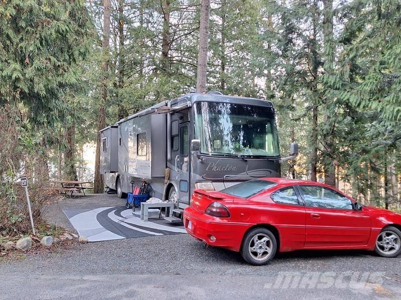 Tiffin Pheaton 40QDH 露營車和有篷卡車