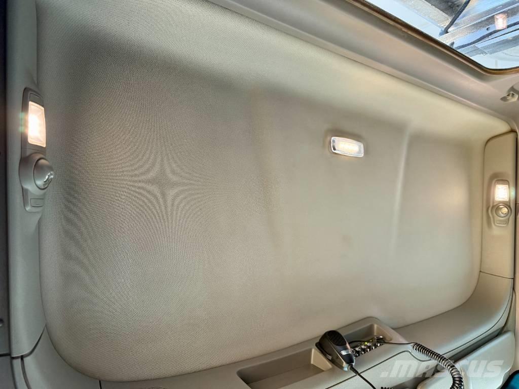 Peterbilt 567 曳引機組件