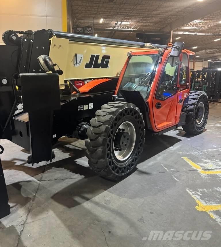 JLG 1255 伸縮臂操作車