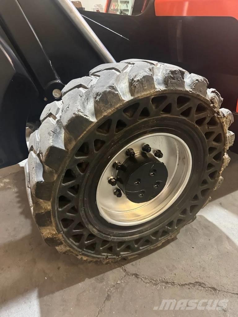 JLG 1255 伸縮臂操作車