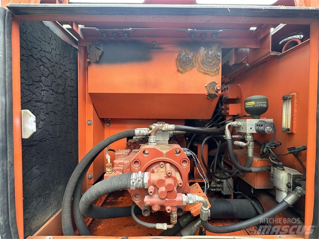 Daewoo 220 LC-V 履帶式 挖土機/掘鑿機/挖掘機