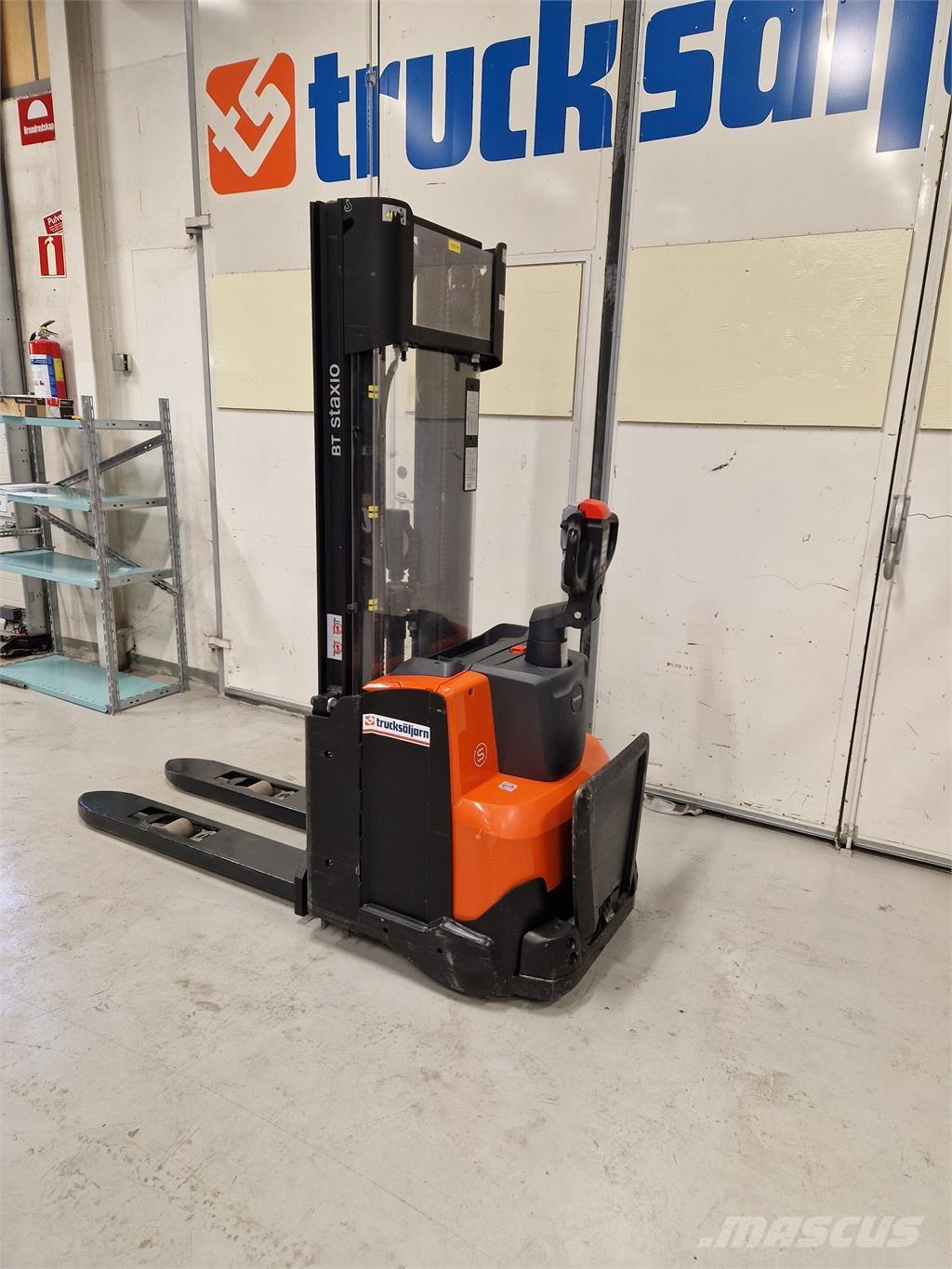 Toyota SWE120L 自走式堆積機