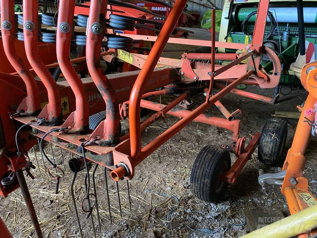 Kuhn GA3501 堆草機