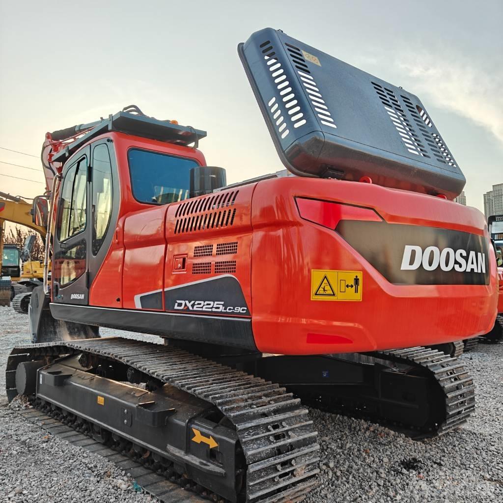 Doosan DX225LC-9C 履帶式 挖土機/掘鑿機/挖掘機