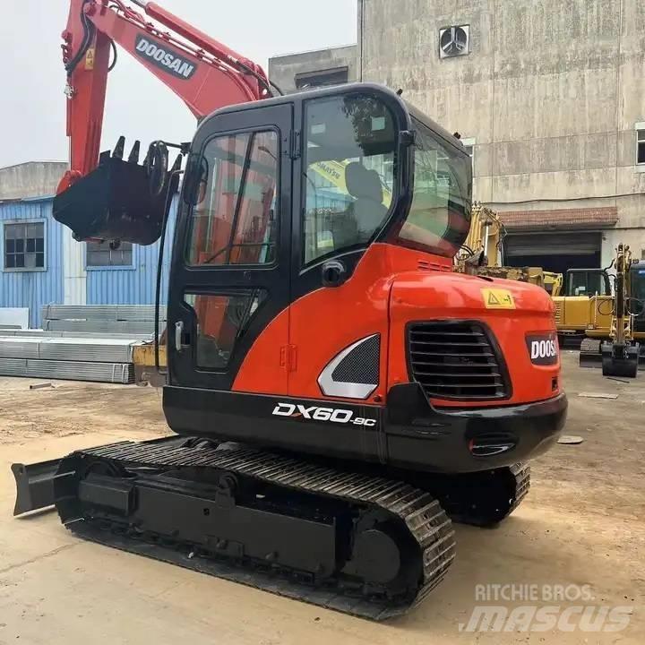 Doosan DX60 履帶式 挖土機/掘鑿機/挖掘機