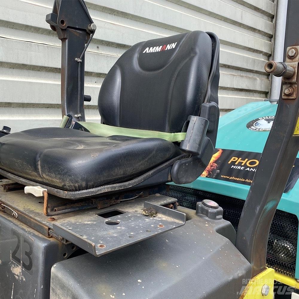 Ammann ARX 26-2 雙輪滾壓機