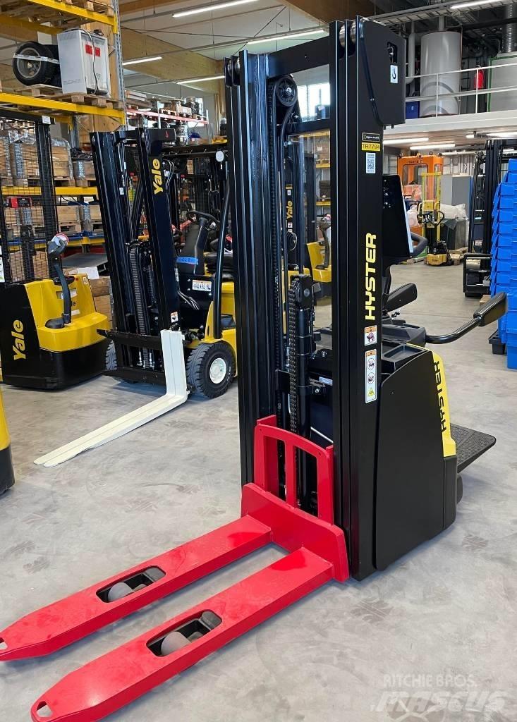 Hyster S1.2S 自走式堆積機
