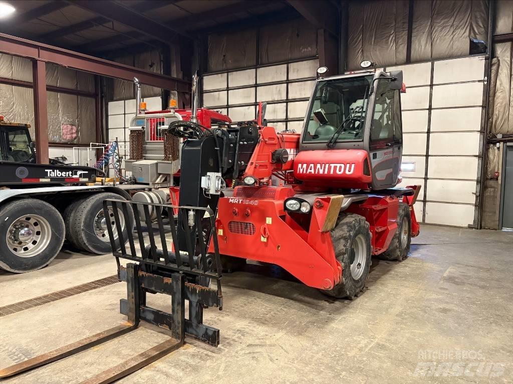 Manitou MRT 1840 伸縮臂操作車
