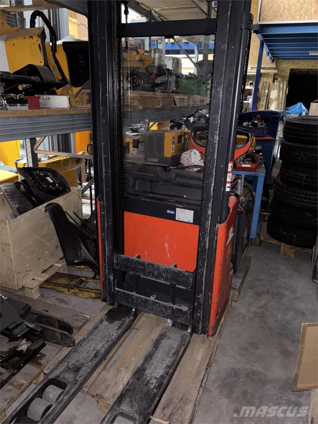 Linde L10 defekt 自走式堆積機