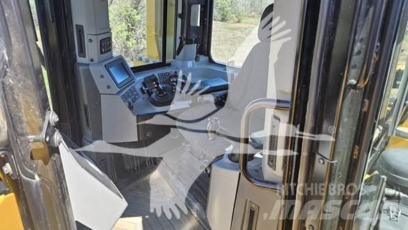 CAT D9T 履帶推土機