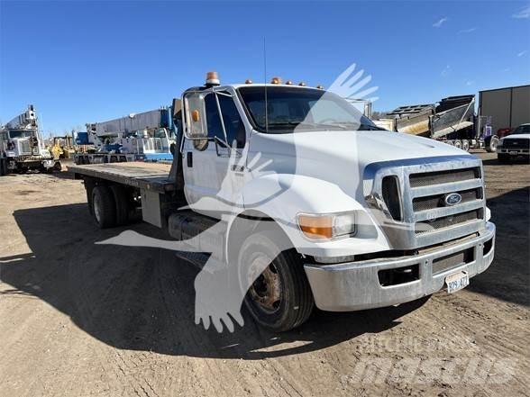Ford F650 平板式/側卸式卡車