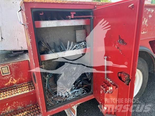 Ford F750 卡車裝載高空作業車