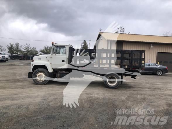 Ford L8000 其他