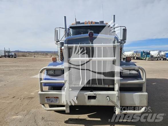 Kenworth W900 曳引機組件