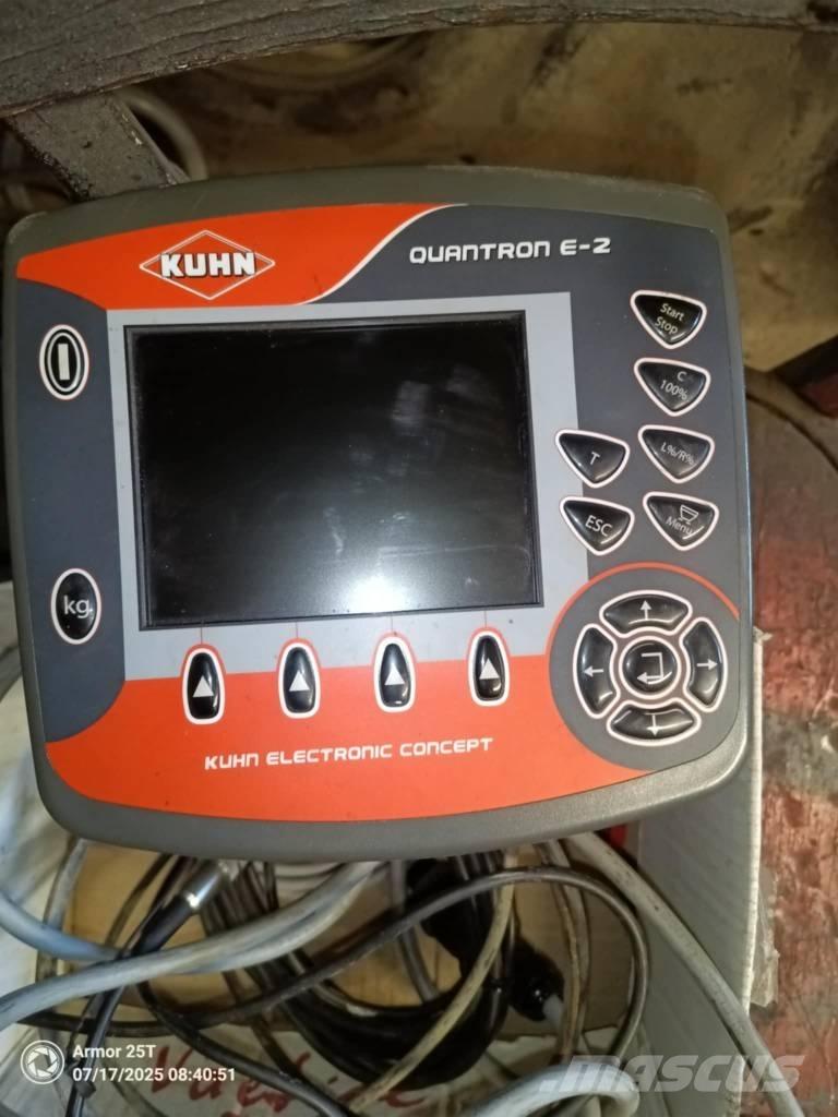 Kuhn AXIS 20.1W 礦物撒布機