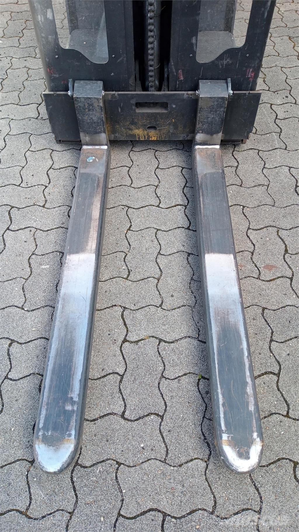 Toyota OSE100 自走式堆積機