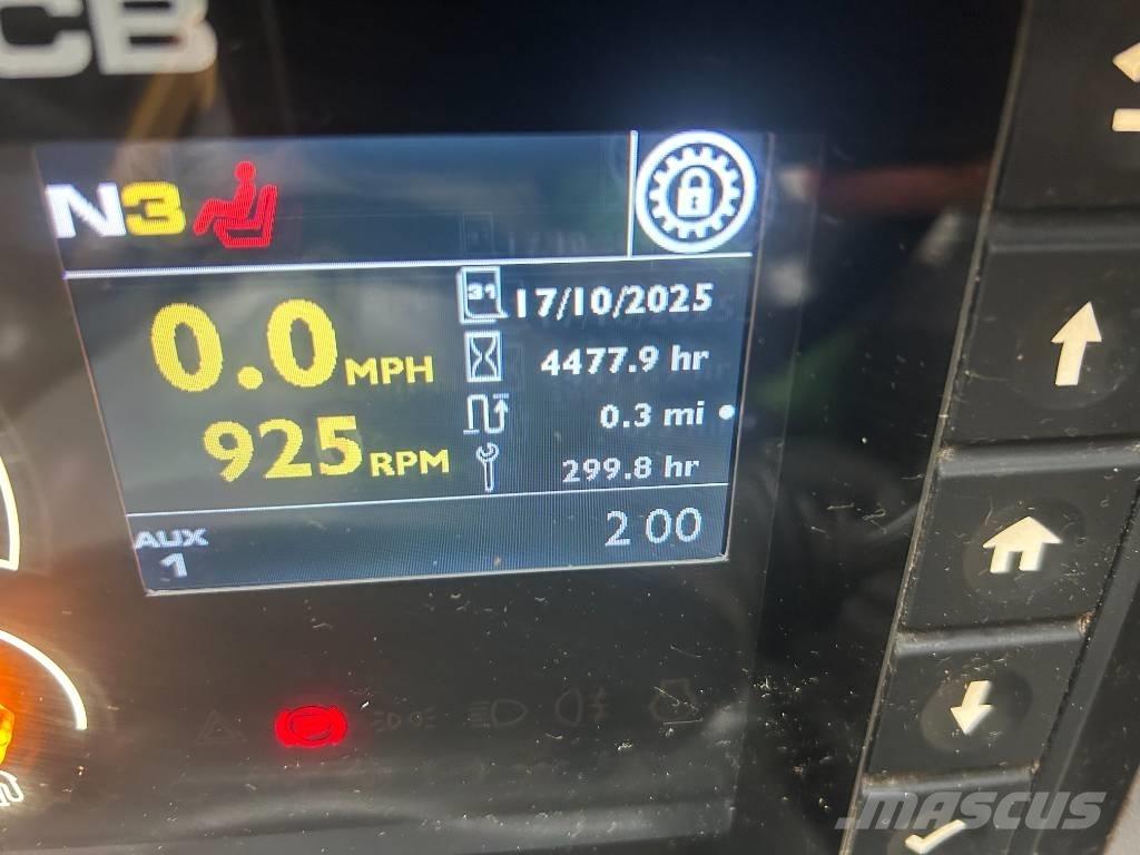 JCB TM420S 農業用伸縮臂裝載機