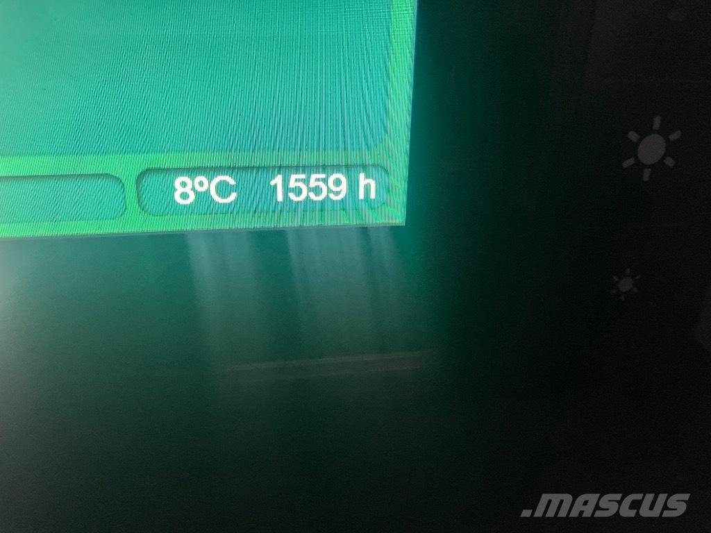 John Deere 1210G 集運機