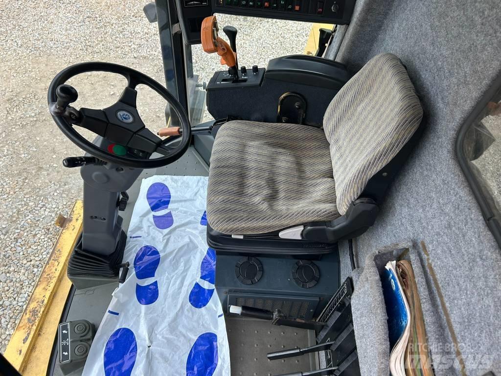 New Holland TX 62 聯合收穫機