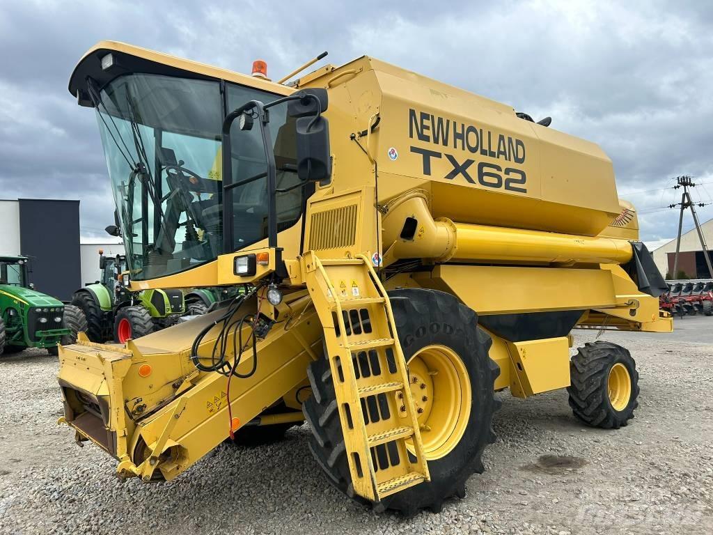 New Holland TX 62 聯合收穫機
