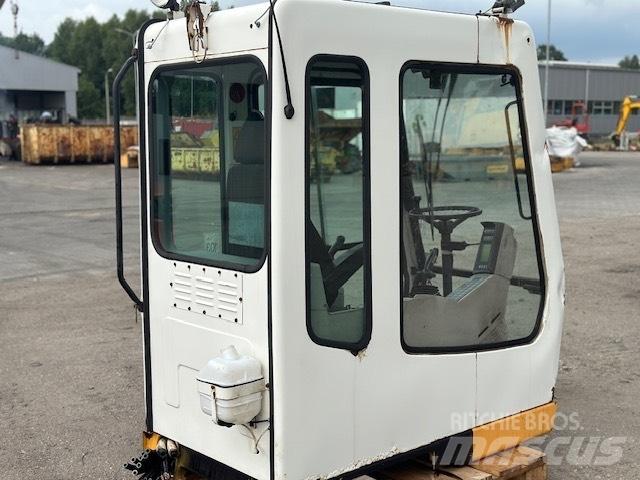 Liebherr A 924 B CAB 駕駛室與內部