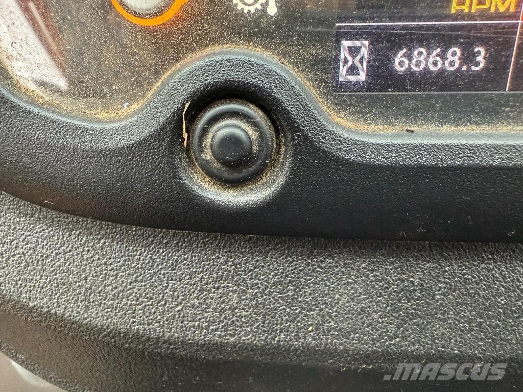 JCB 413 S 輪胎式裝載機