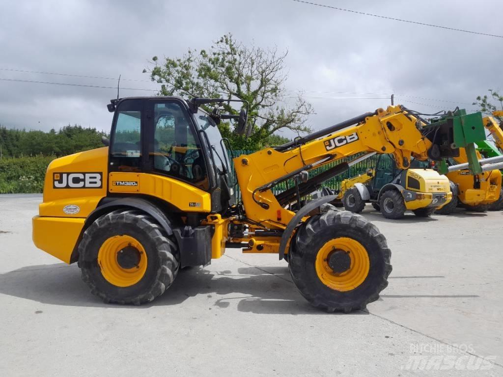 JCB TM 320 農業用伸縮臂裝載機
