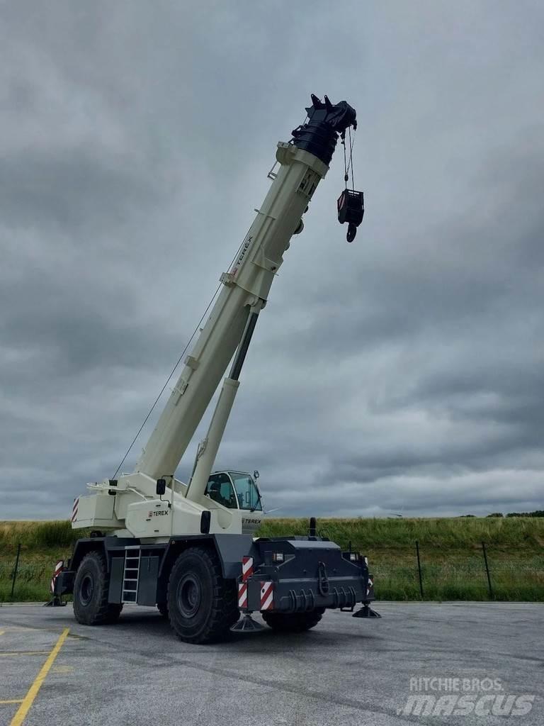 Terex RT100 越野起重機