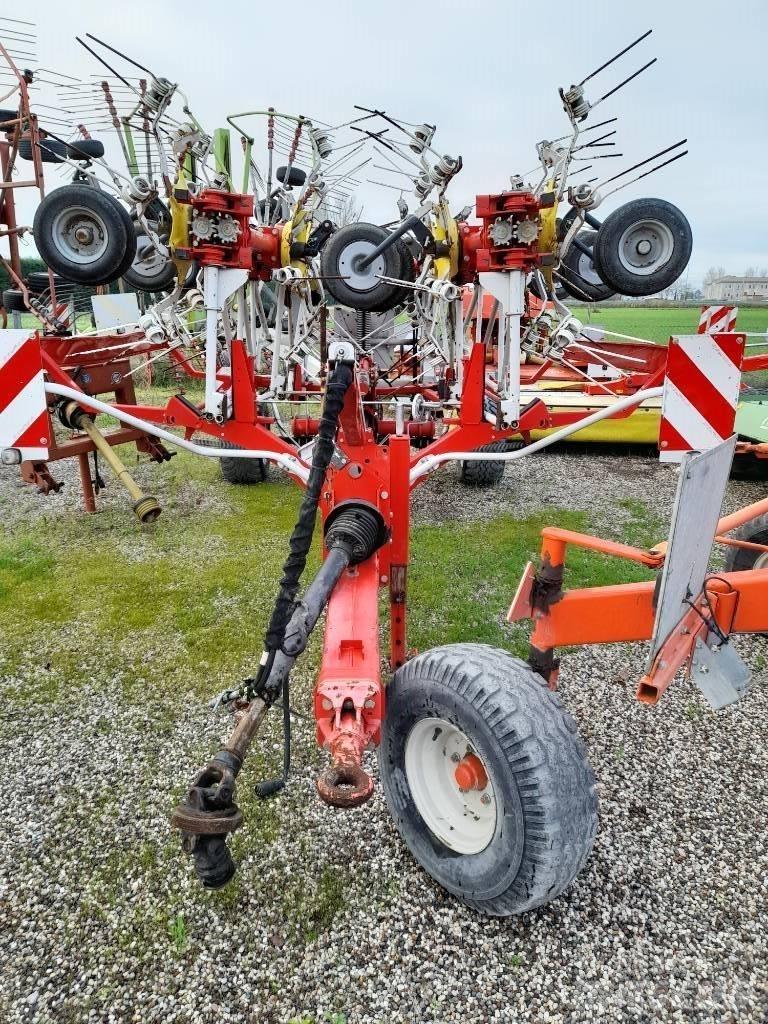 Pöttinger hit 12.14t 耙與翻草機