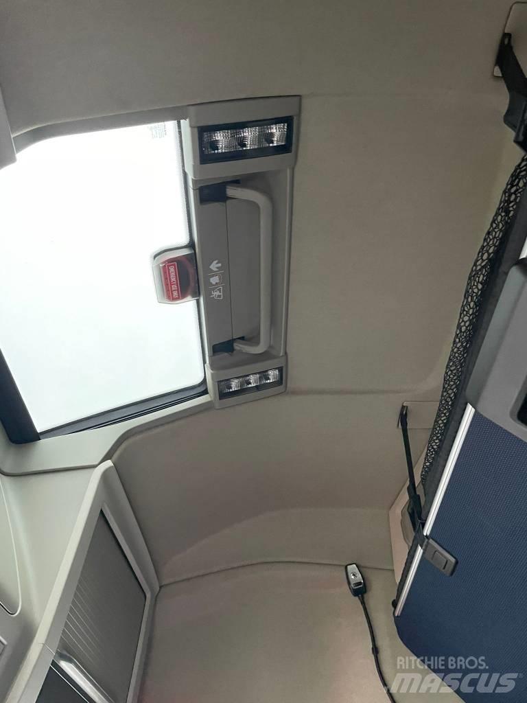 Volvo FH 500 曳引機組件