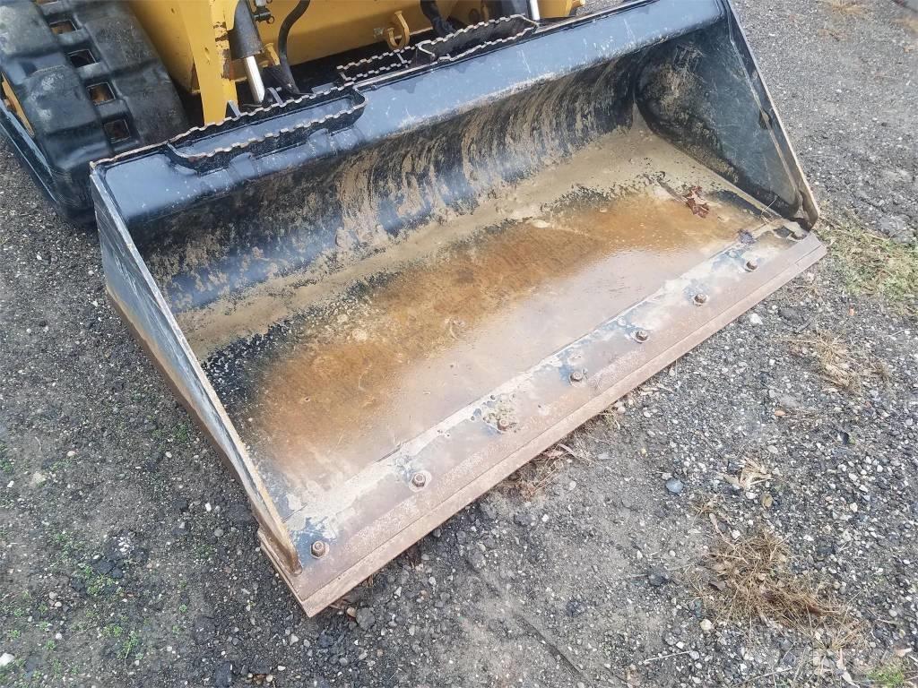 CAT 249D 滑移轉向裝載機