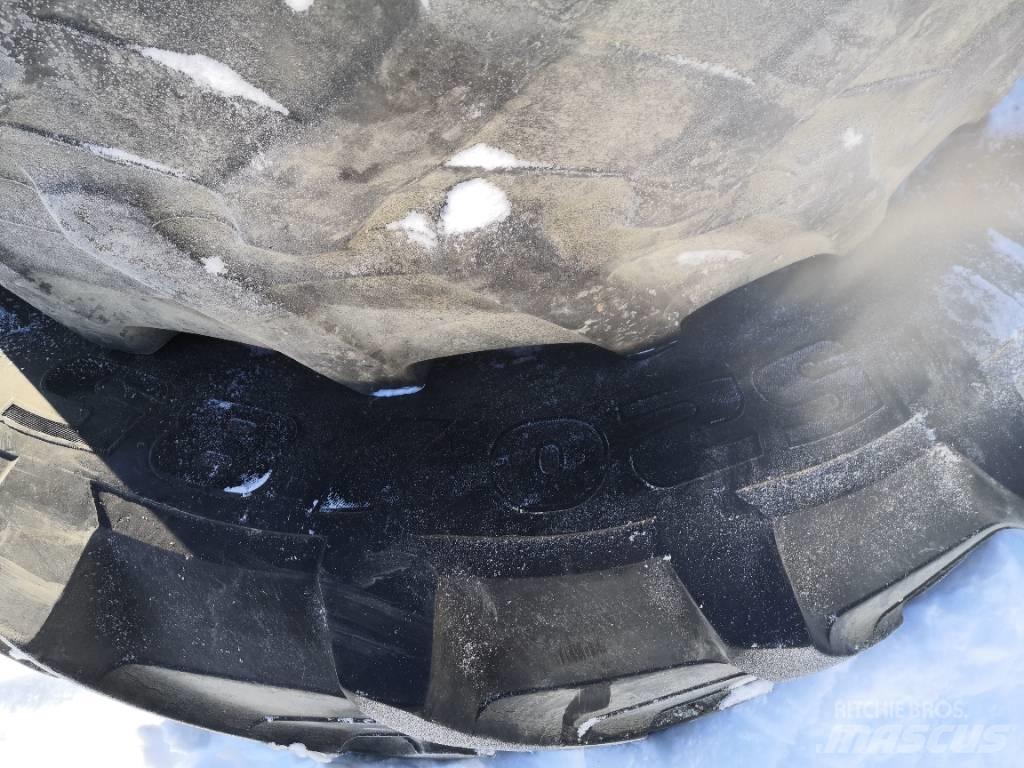 Pirelli 420/85R28 輪胎、車輪和輪圈