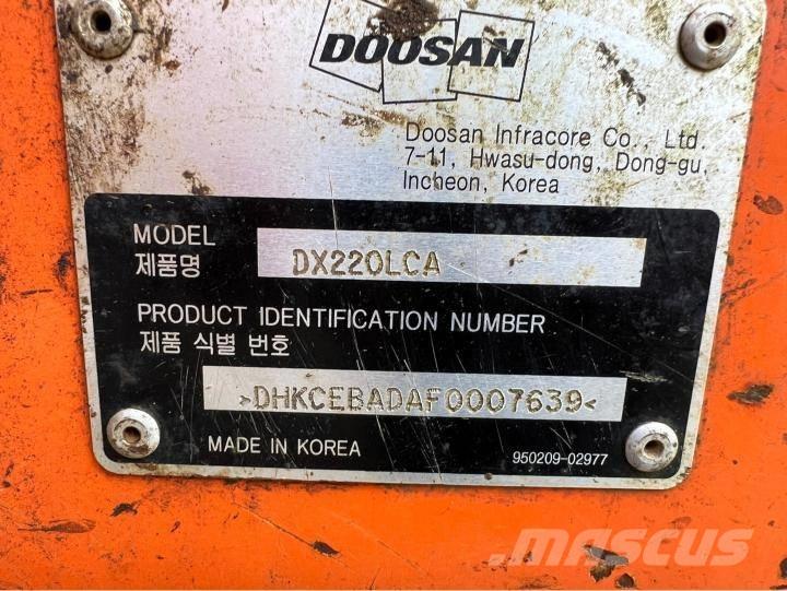 Doosan DX220LCA 中型挖土機/掘鑿機/挖掘機 7t-12t