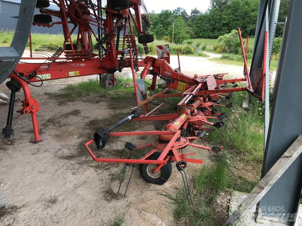 Kuhn GF 6401 MH 耙與翻草機