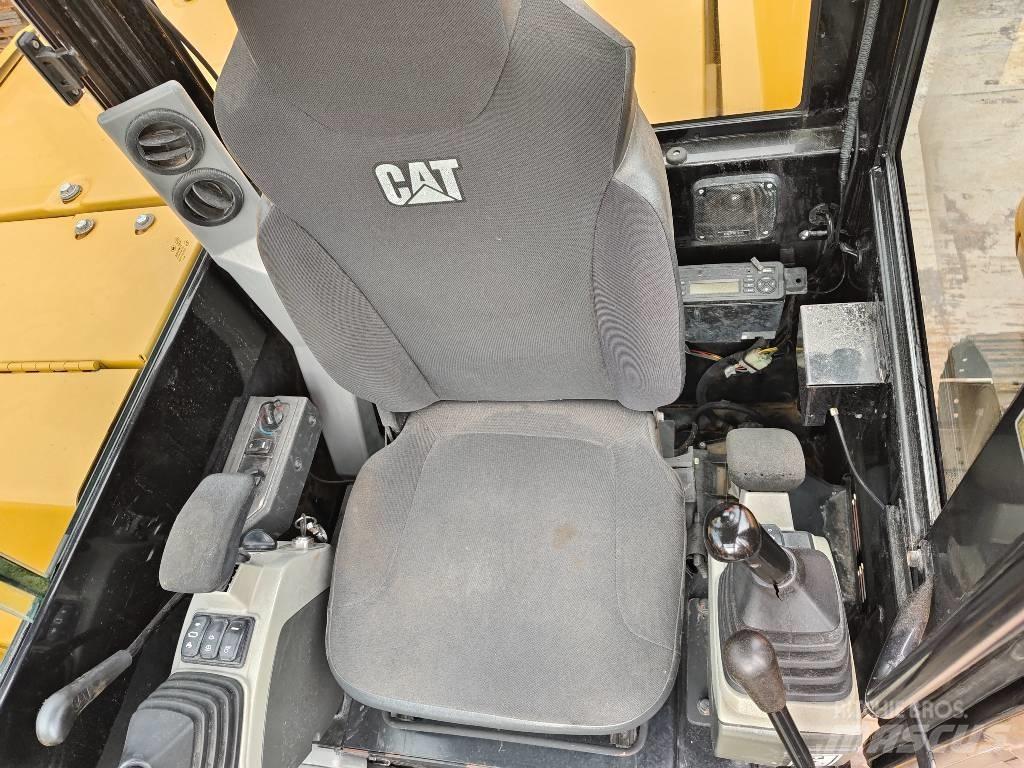 CAT 305.5 E2 小型挖土機/掘鑿機<7t(小型挖掘機)