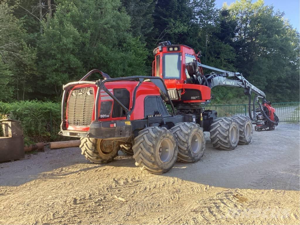 Komatsu 901 XC 收穫機