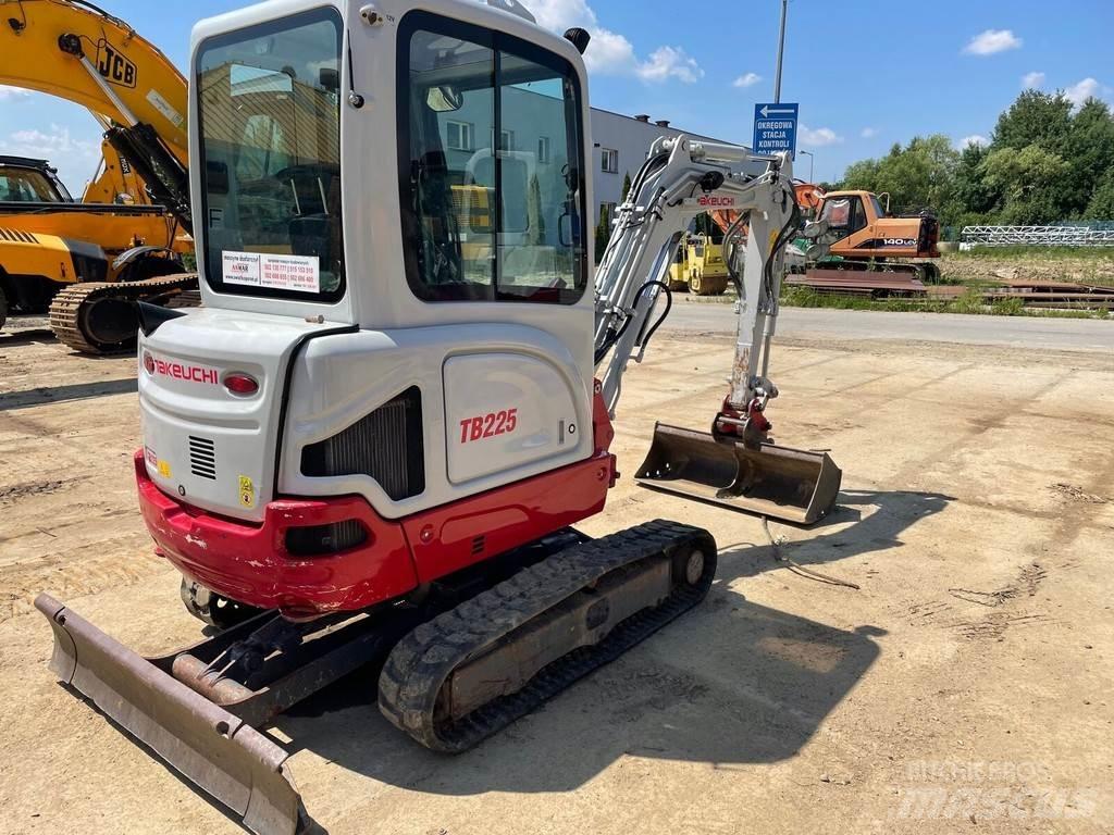 Takeuchi TB225 小型挖土機/掘鑿機<7t(小型挖掘機)