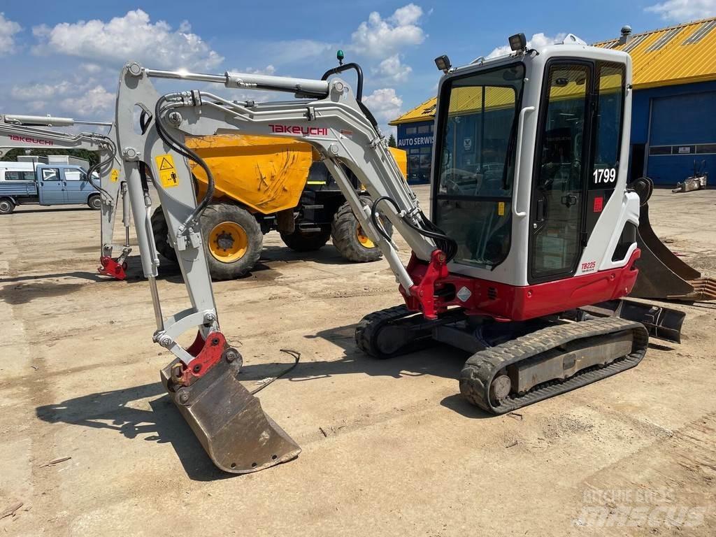 Takeuchi TB225 小型挖土機/掘鑿機<7t(小型挖掘機)