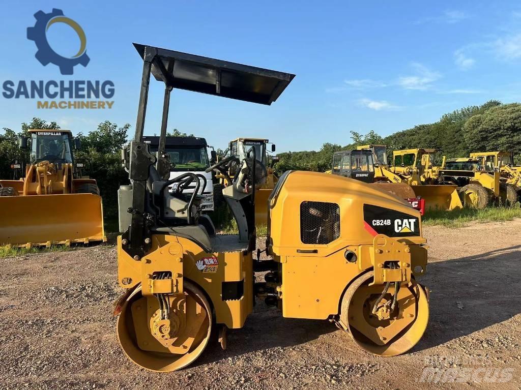 CAT CB 24 B 雙輪滾壓機