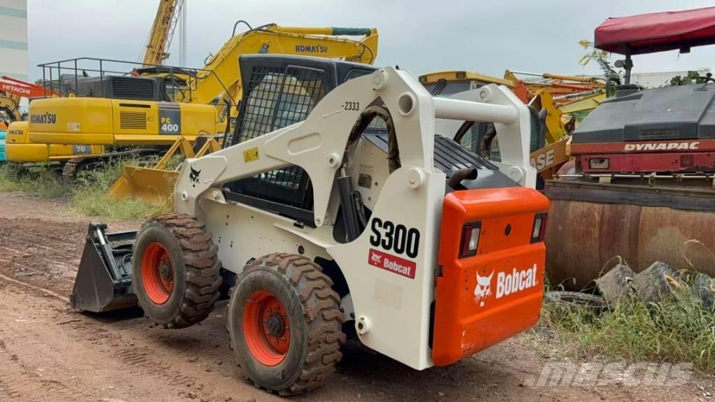 Bobcat S 300 滑移轉向裝載機