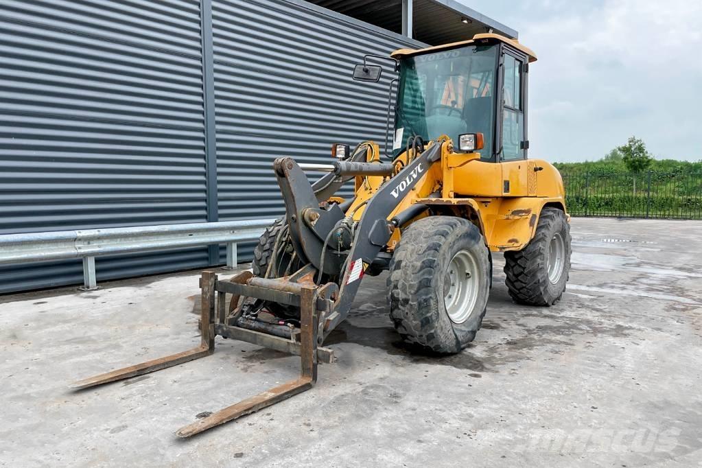 Volvo L 30 ZX 輪胎式裝載機